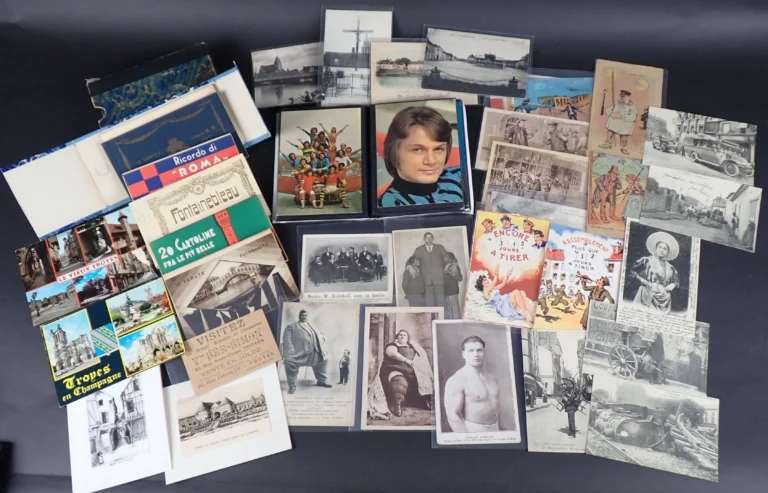 Cartes postales POLAIRE, timbres